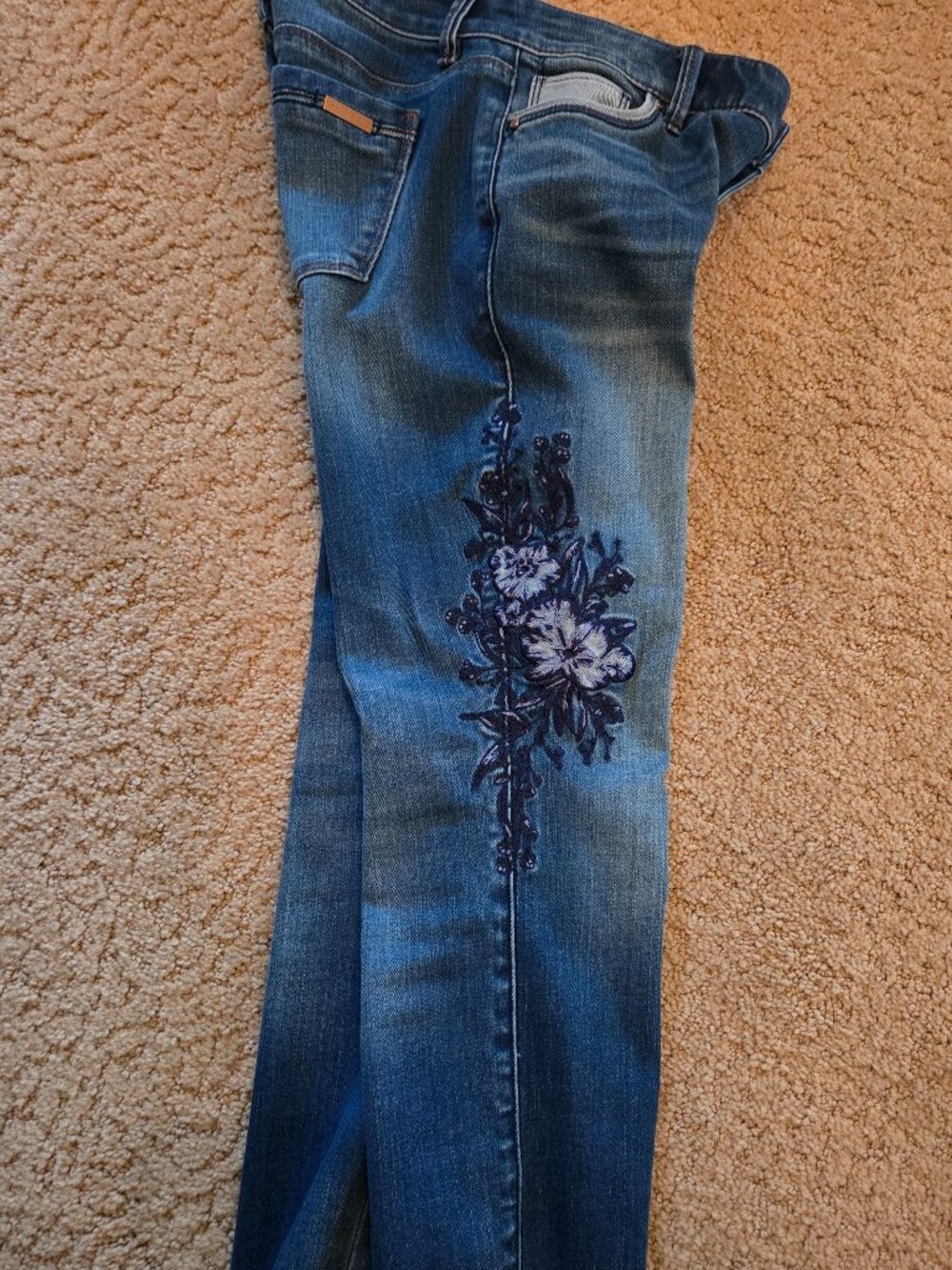 White House Black Market Skinny Crop Embroidered Jeans